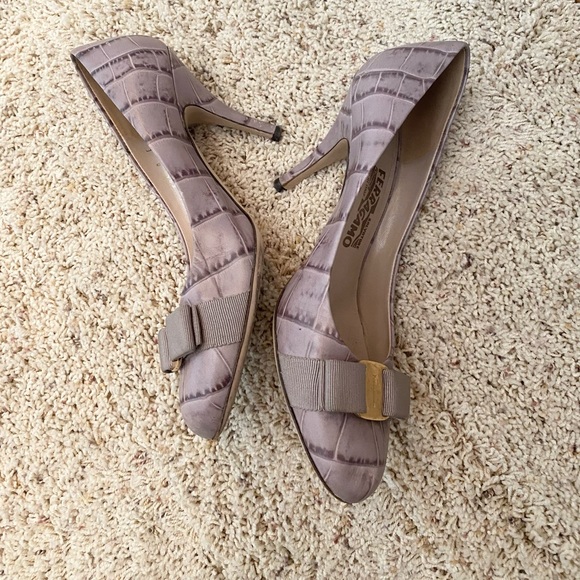 Ferragamo Pumps (authentic) - Picture 2 of 10